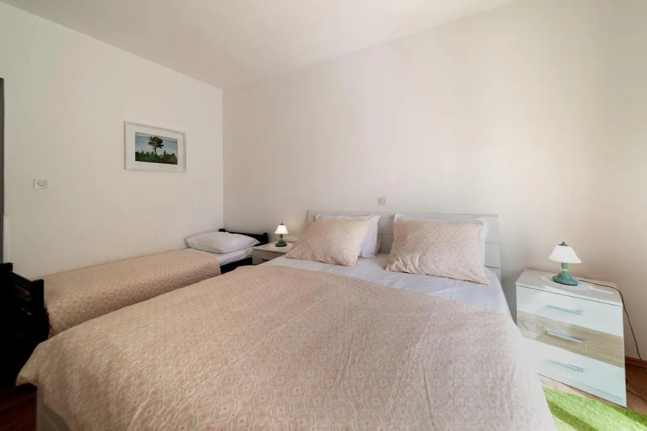 شقة Apartmani Centar Palit
